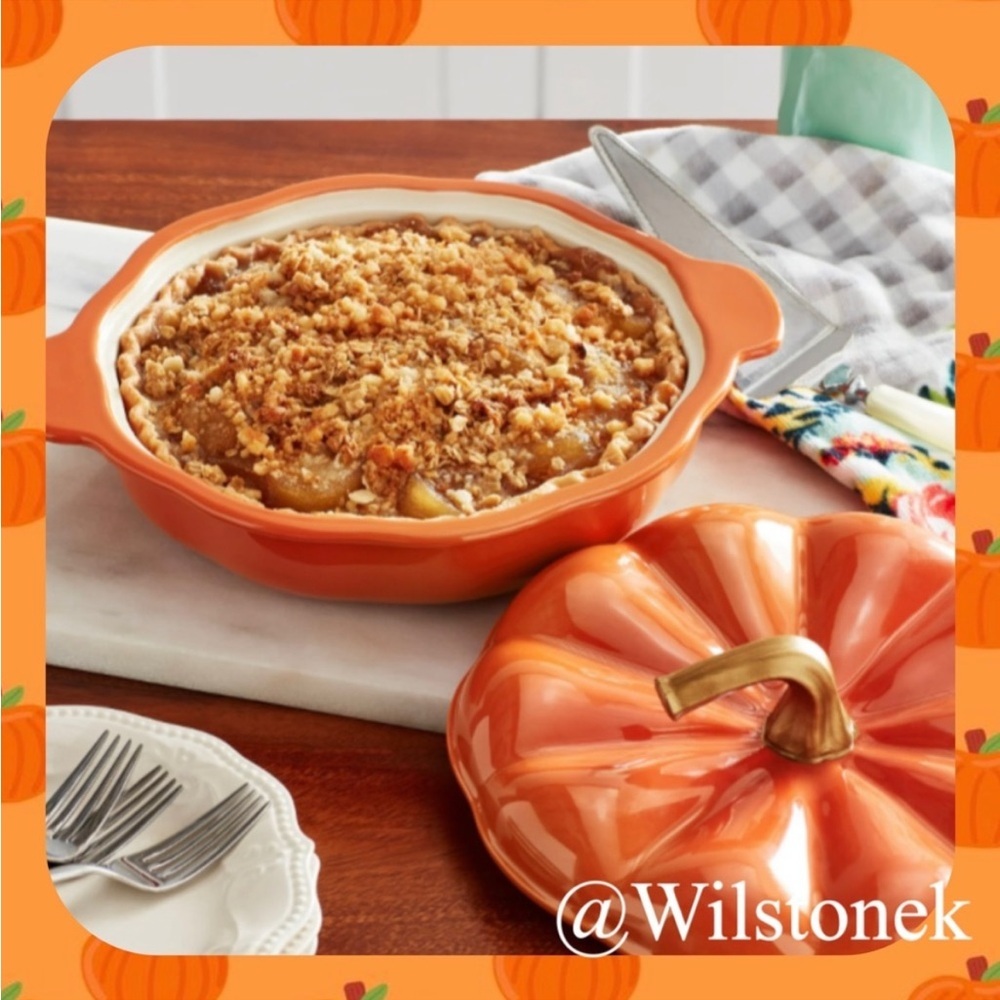 The Pioneer Woman 10-Inch Ceramic Pumpkin Pie Plate with Lid - Orange
